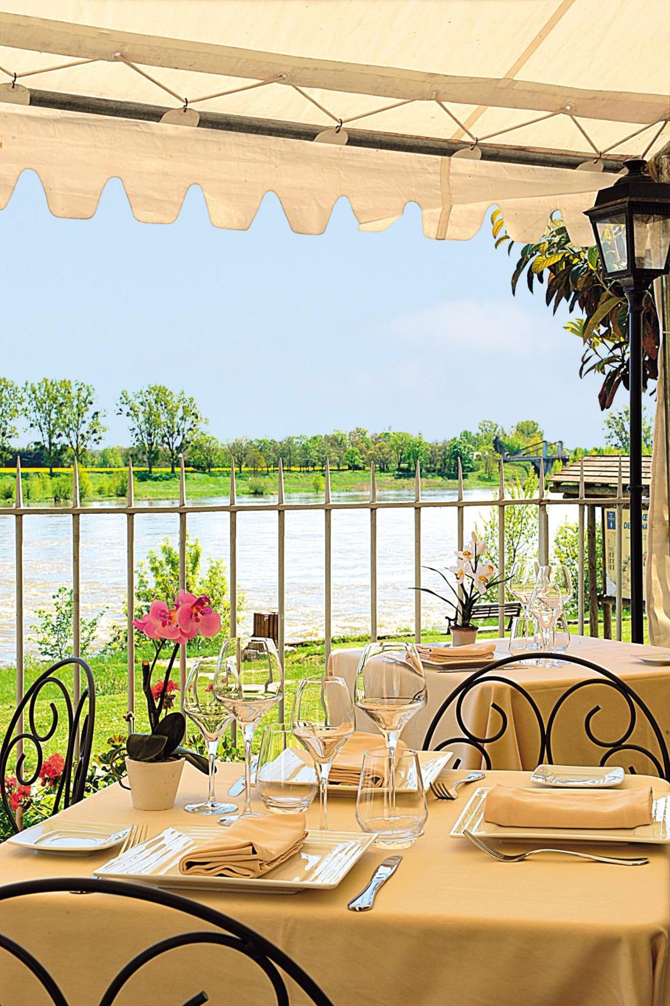 Logis Hotel Le Relais Louis XI Meung-sur-Loire Esterno foto